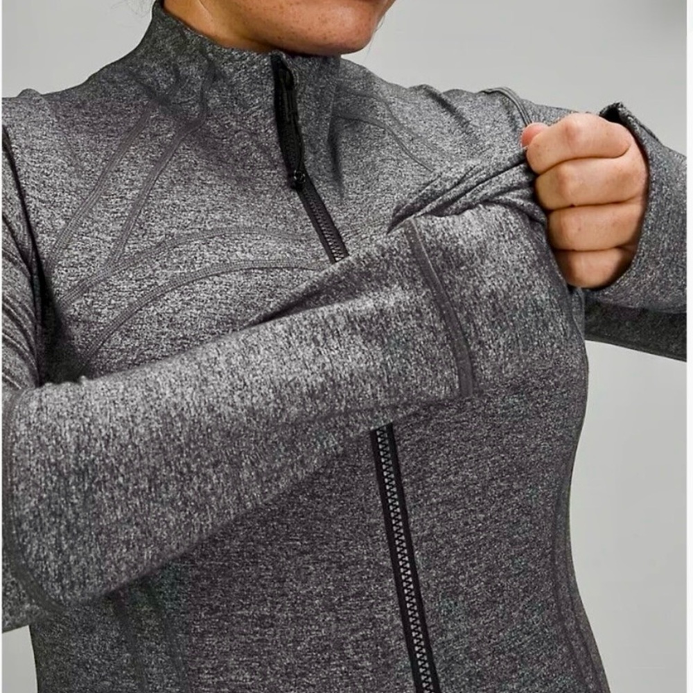 NWOT Lululemon Define Jacket
Inverted Space Dye Camo Seal Grey Deep Coal Size: 4 - Picture 4 of 8